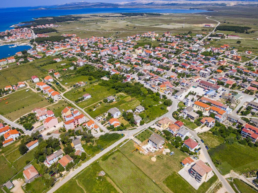 Apartments Milka Povljana Buitenkant foto